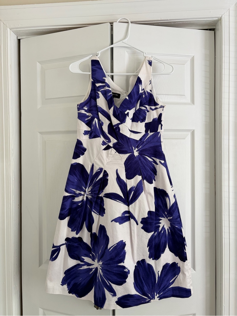 Jones New York • Blue Floral Formal Dress